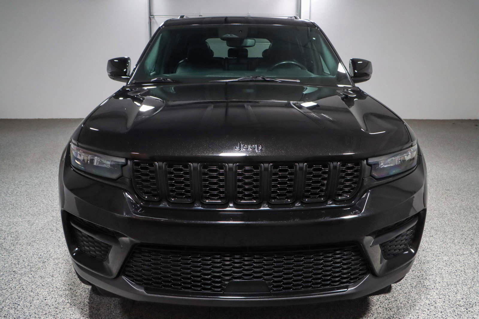 Used 2022 Jeep Grand Cherokee Altitude image 4