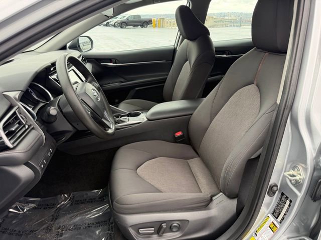 Used 2020 Toyota Camry LE image 10