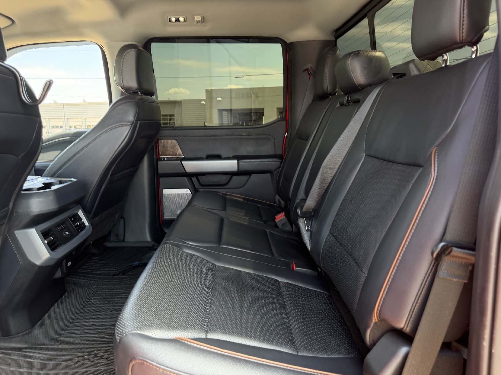 Used 2025 Ford F250 Lariat w/ Black Appearance Package AWD/4WD image 29
