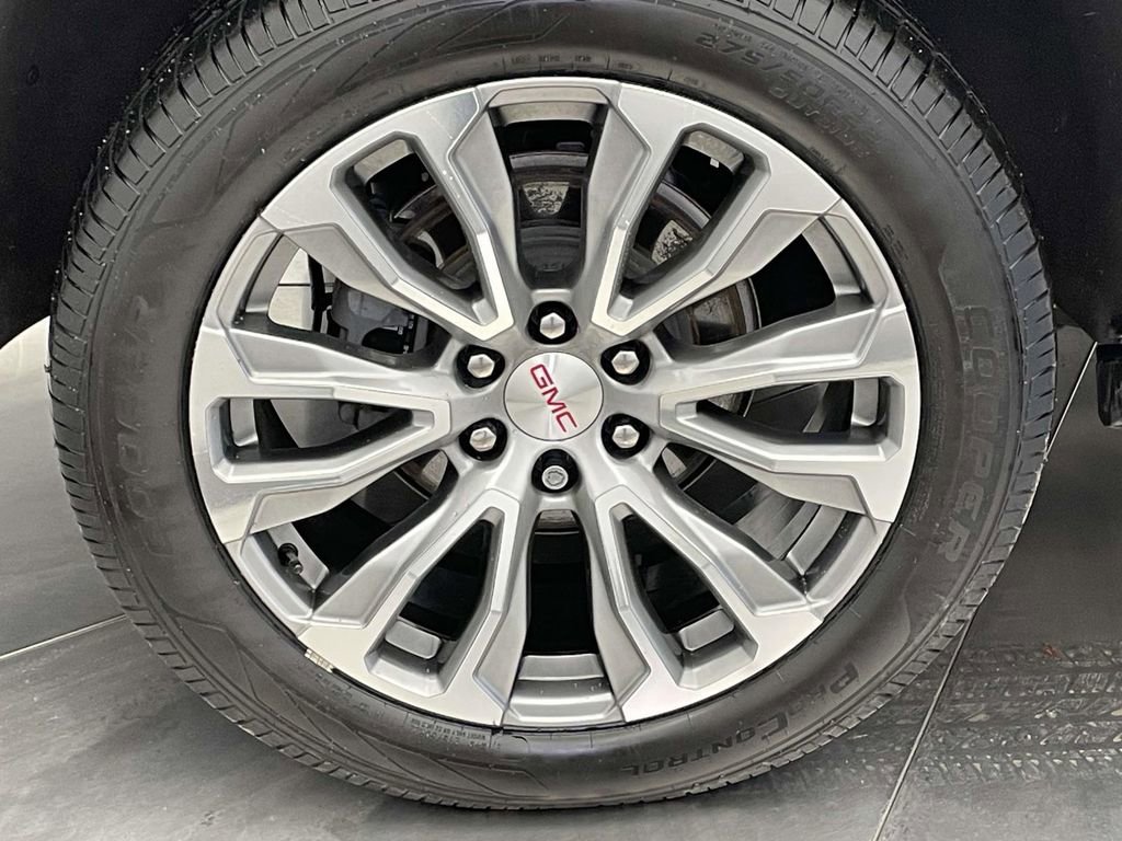 Used 2022 GMC Yukon Denali w/ Denali Premium Package image 13