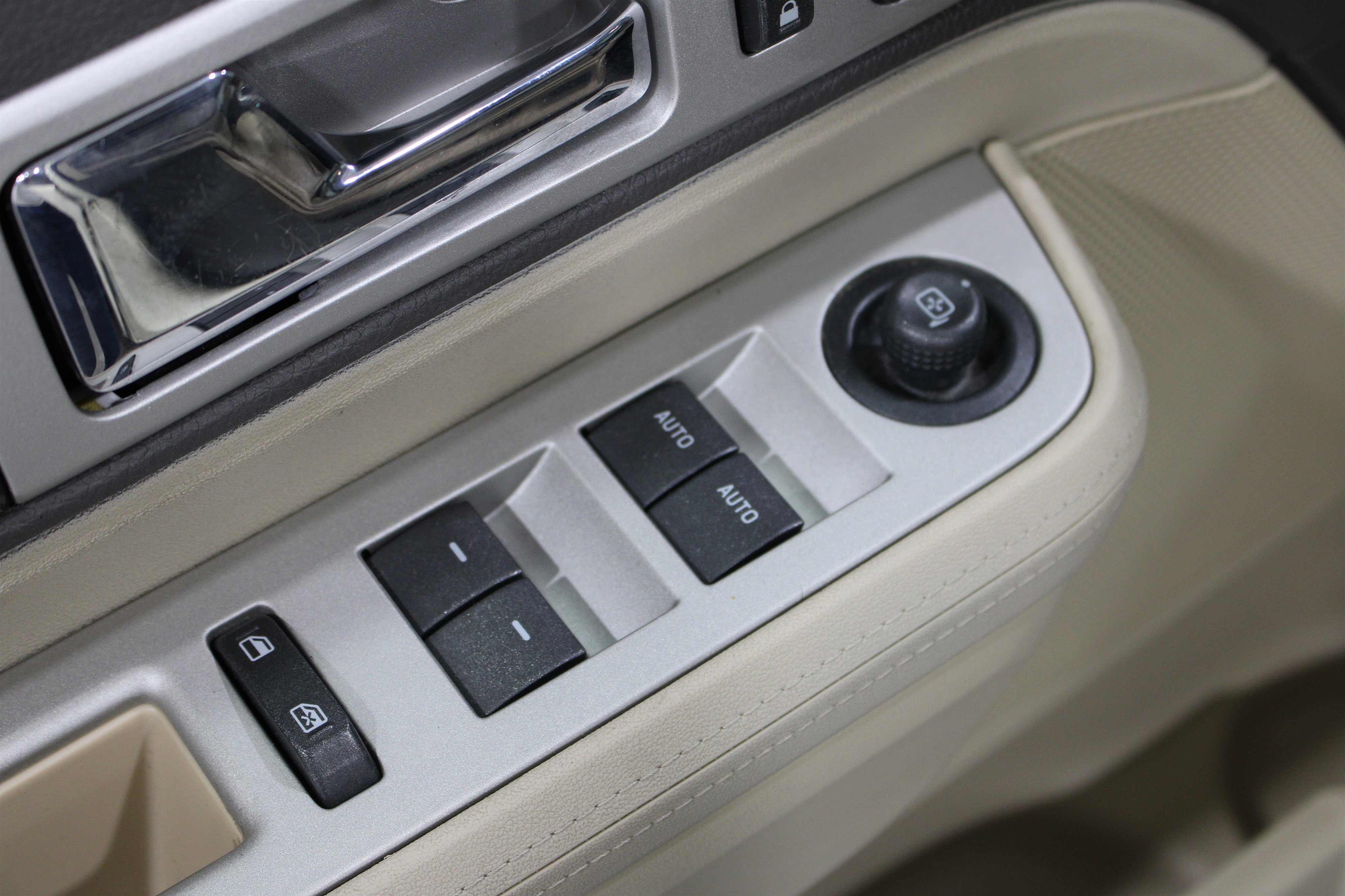 Used 2008 Lincoln MKX AWD image 7