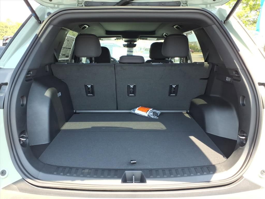 New 2026 Chevrolet Equinox LT w/ Safety and Technology Package FWD image 15