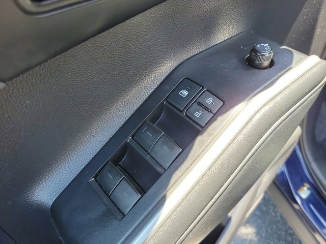 Used 2021 Toyota Highlander L FWD image 15