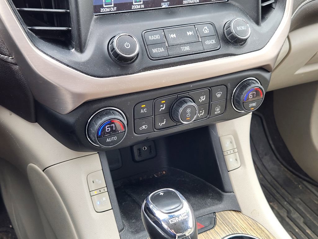 Used 2019 GMC Acadia Denali w/ Technology Package AWD/4WD image 21