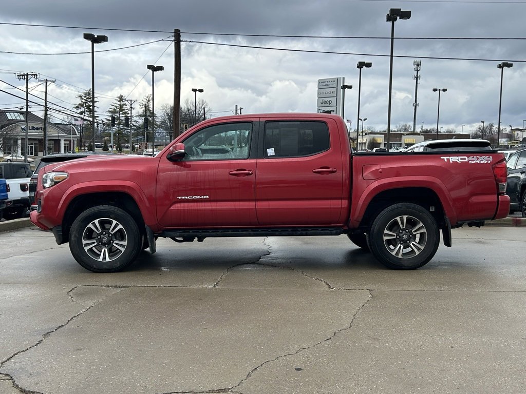 Used 2017 Toyota Tacoma SR5 image 10