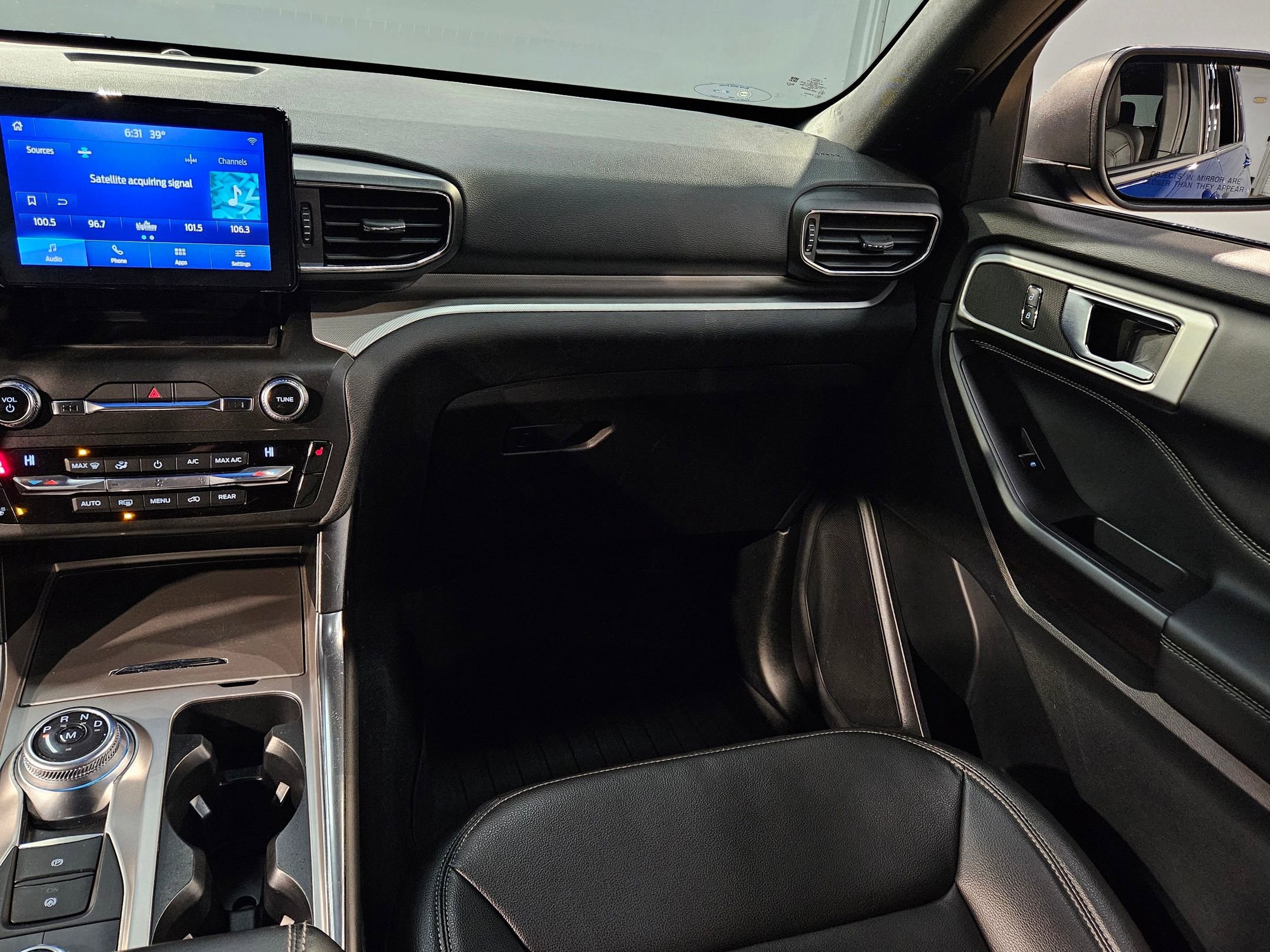 Used 2020 Ford Explorer XLT w/ Equipment Group 202A image 11