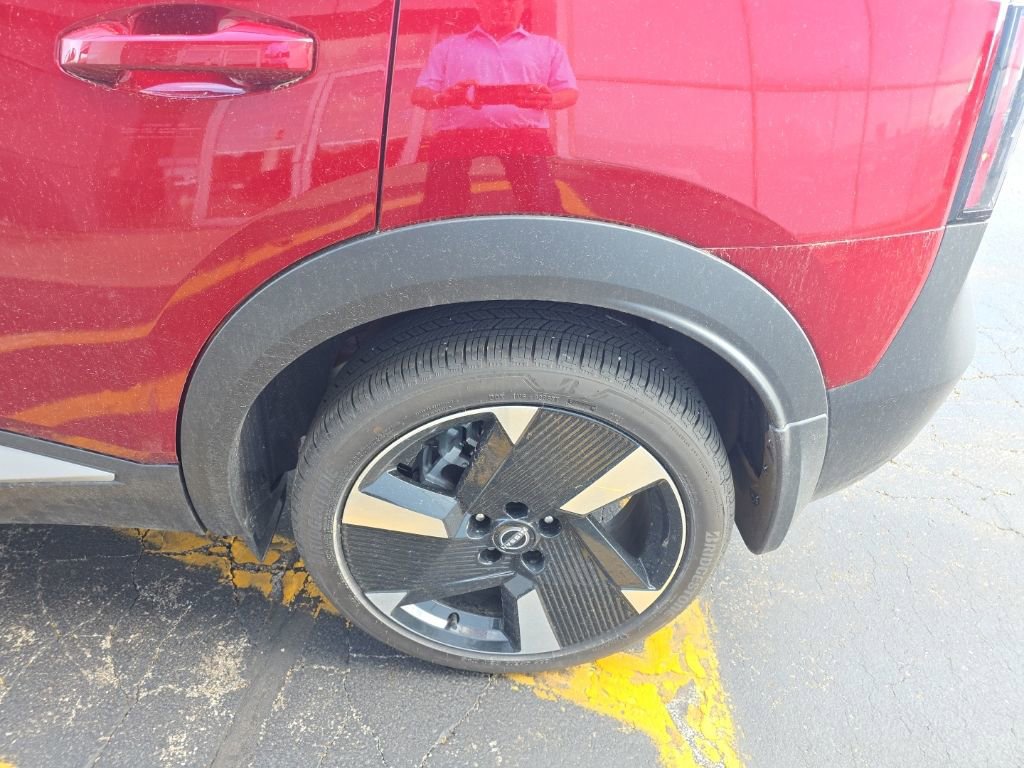 Certified 2025 Nissan Kicks SR AWD/4WD image 11