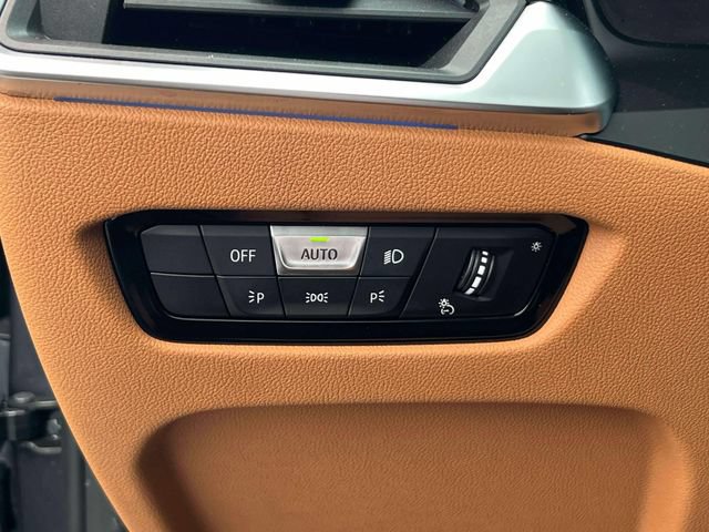 Used 2022 BMW 330e xDrive w/ Driving Assistance Package AWD/4WD image 27