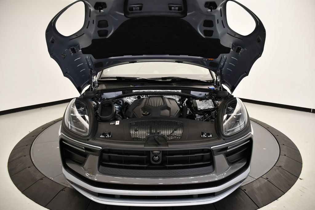 Certified 2026 Porsche Macan Turbo AWD/4WD image 13