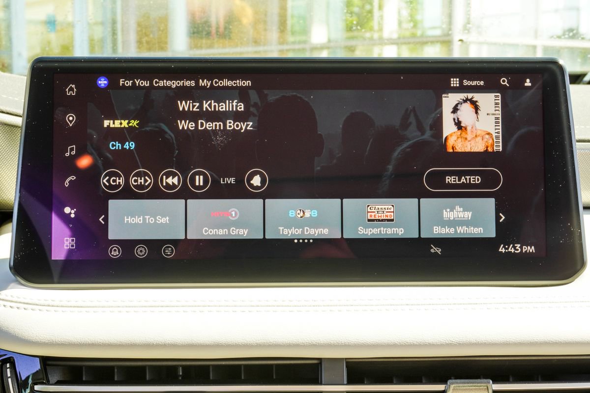 Certified 2026 INFINITI QX60 Luxe w/ Family Package FWD image 28