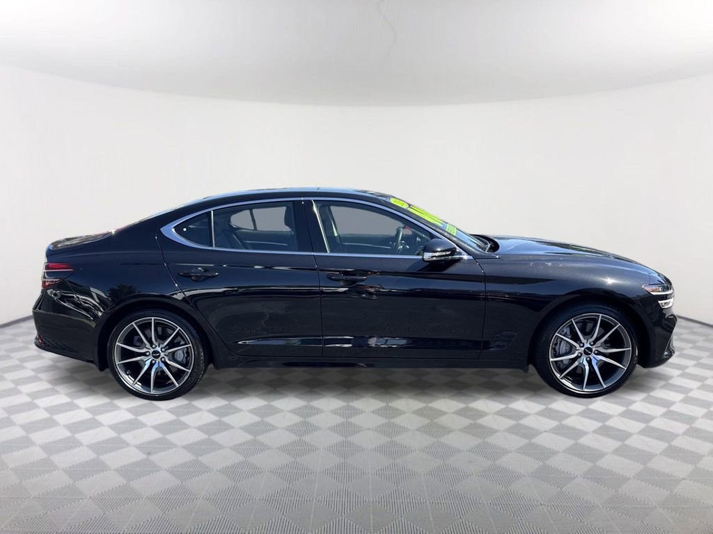 Used 2025 Genesis G70 2.5T image 4