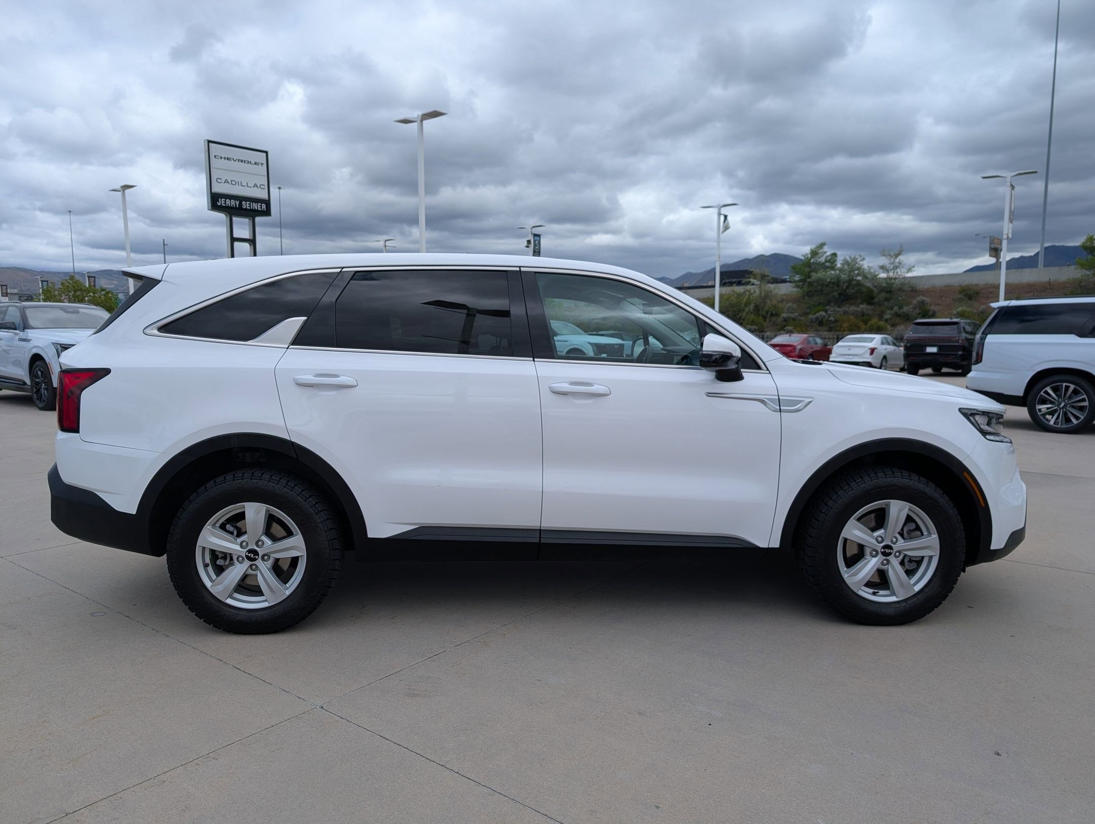 Certified 2022 Kia Sorento LX AWD/4WD image 6