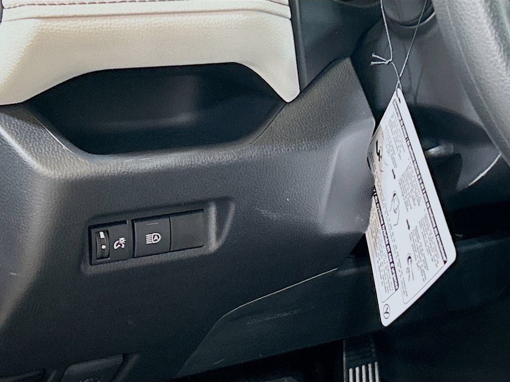 New 2025 Toyota RAV4 XLE FWD image 10
