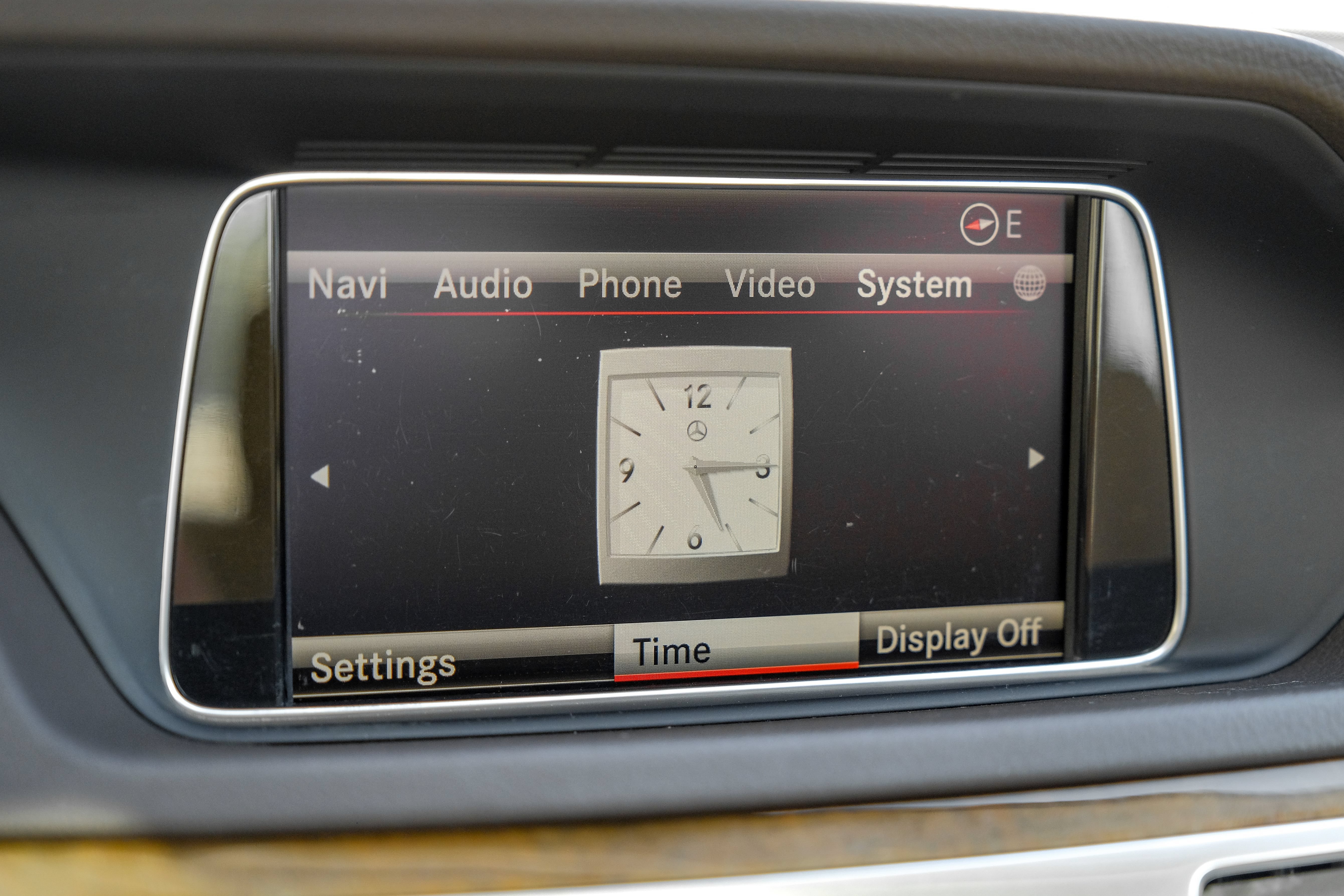 Used 2014 Mercedes-Benz E 550 4MATIC Sedan w/ Premium 1 Package image 34