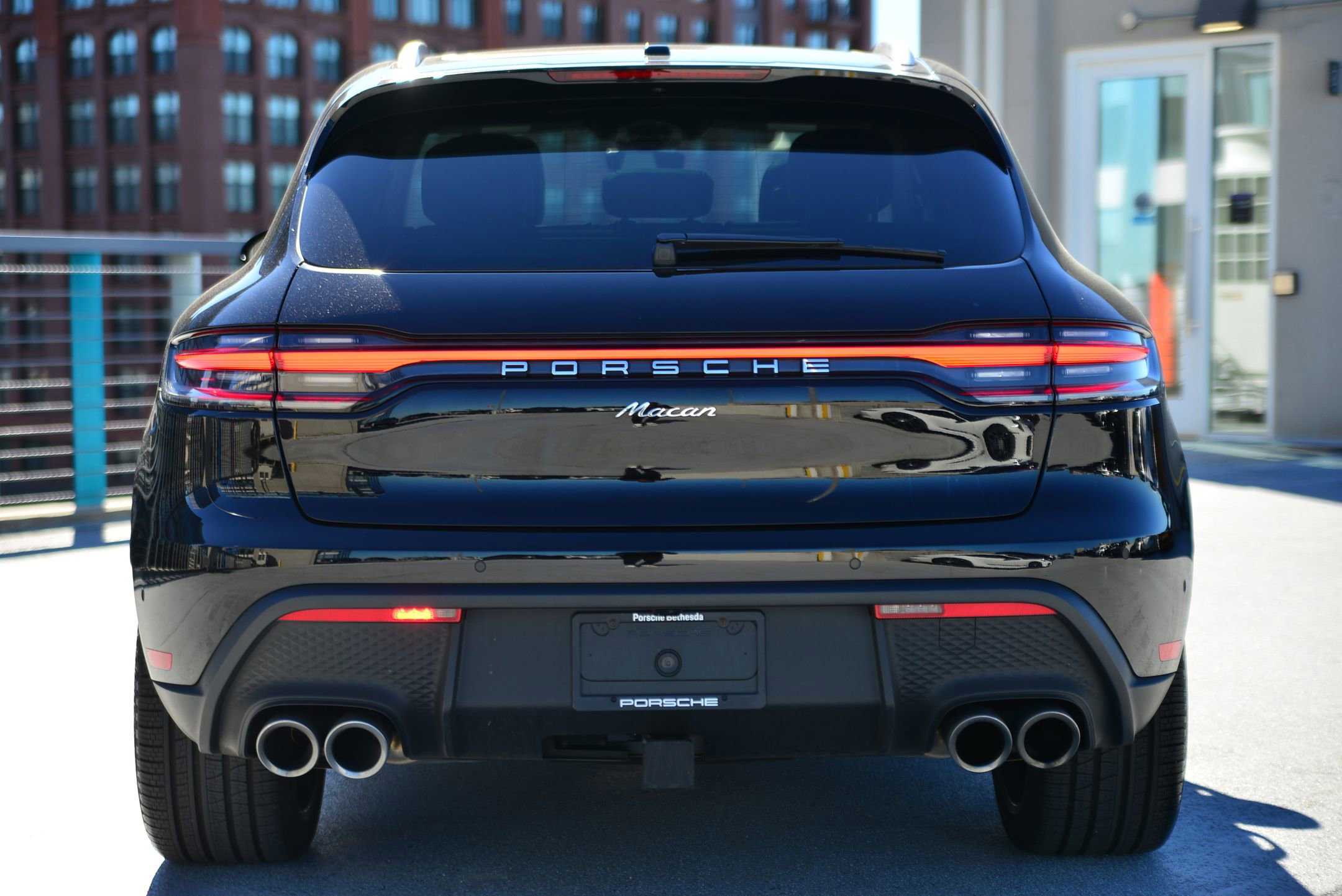 Certified 2025 Porsche Macan image 11