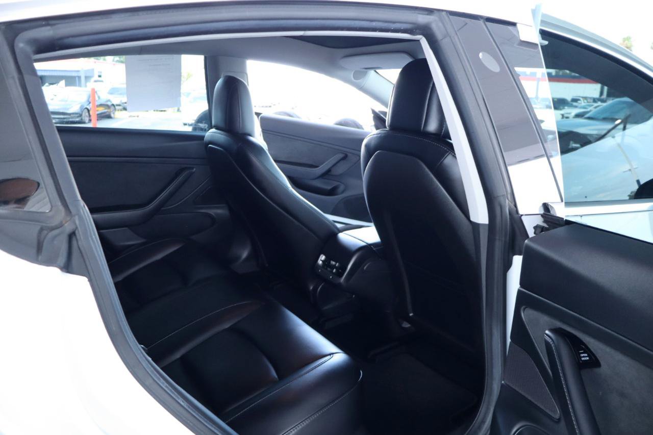 Used 2018 Tesla Model 3 Long Range RWD image 32