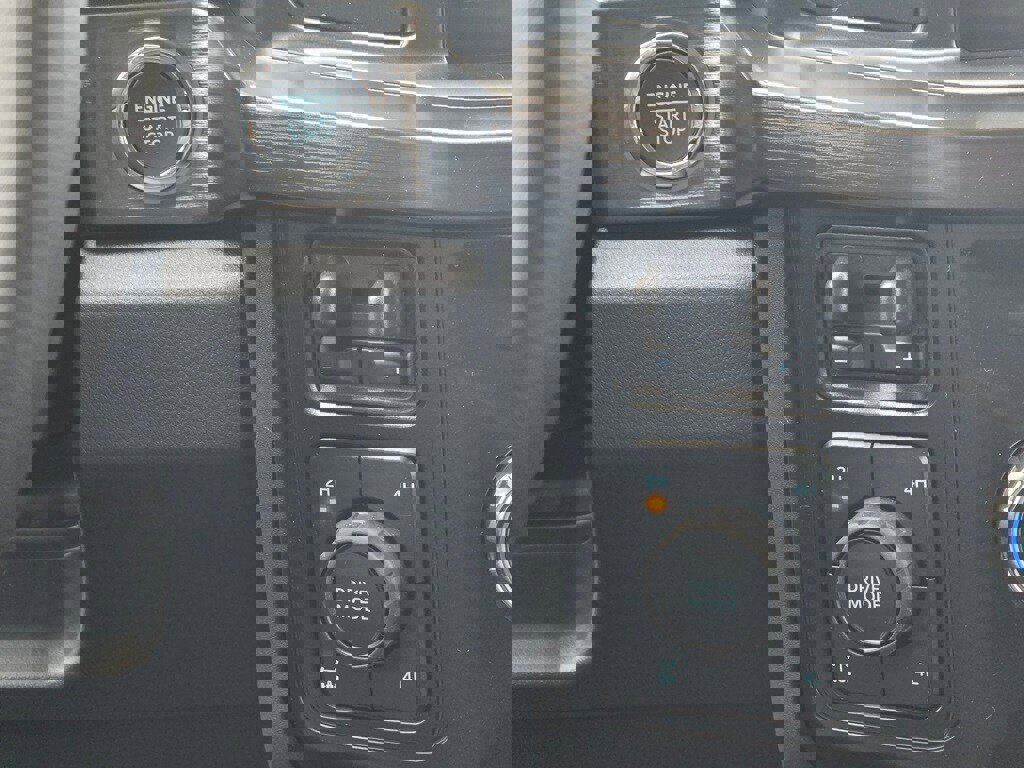 New 2026 Ford F350 Lariat w/ Chrome Package image 16