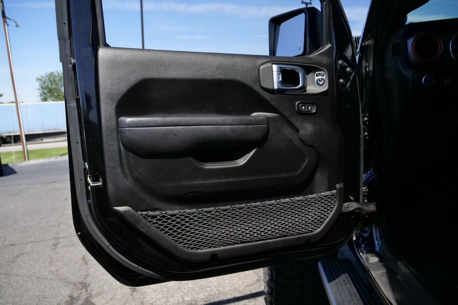 Used 2023 Jeep Gladiator Mojave w/ Cold Weather Group AWD/4WD image 34