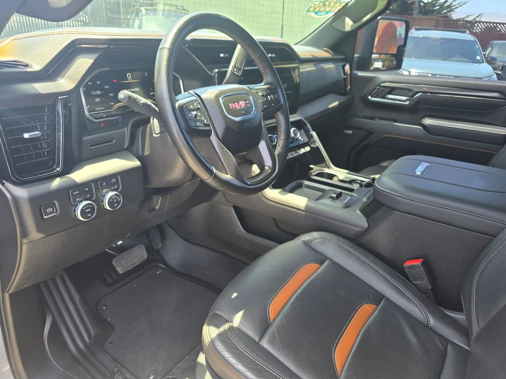 Used 2024 GMC Sierra 2500 AT4 w/ AT4 Preferred Package AWD/4WD image 9