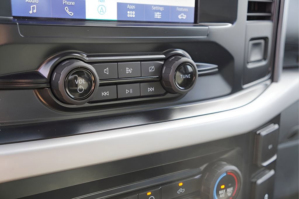 Used 2023 Ford F150 XLT w/ Trailer Tow Package image 32