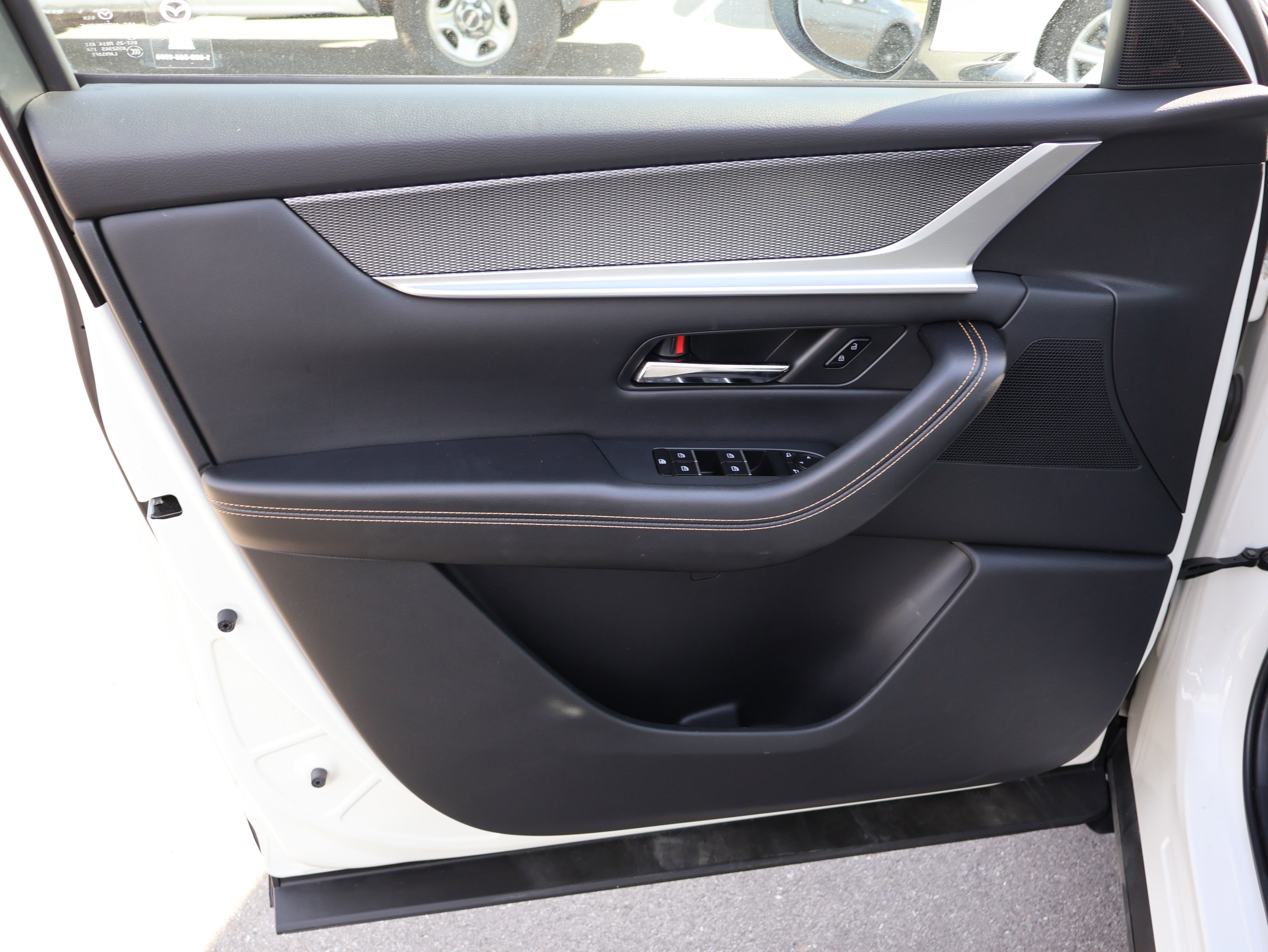 Used 2024 MAZDA CX-90 Plug-In Hybrid w/ Preferred image 21