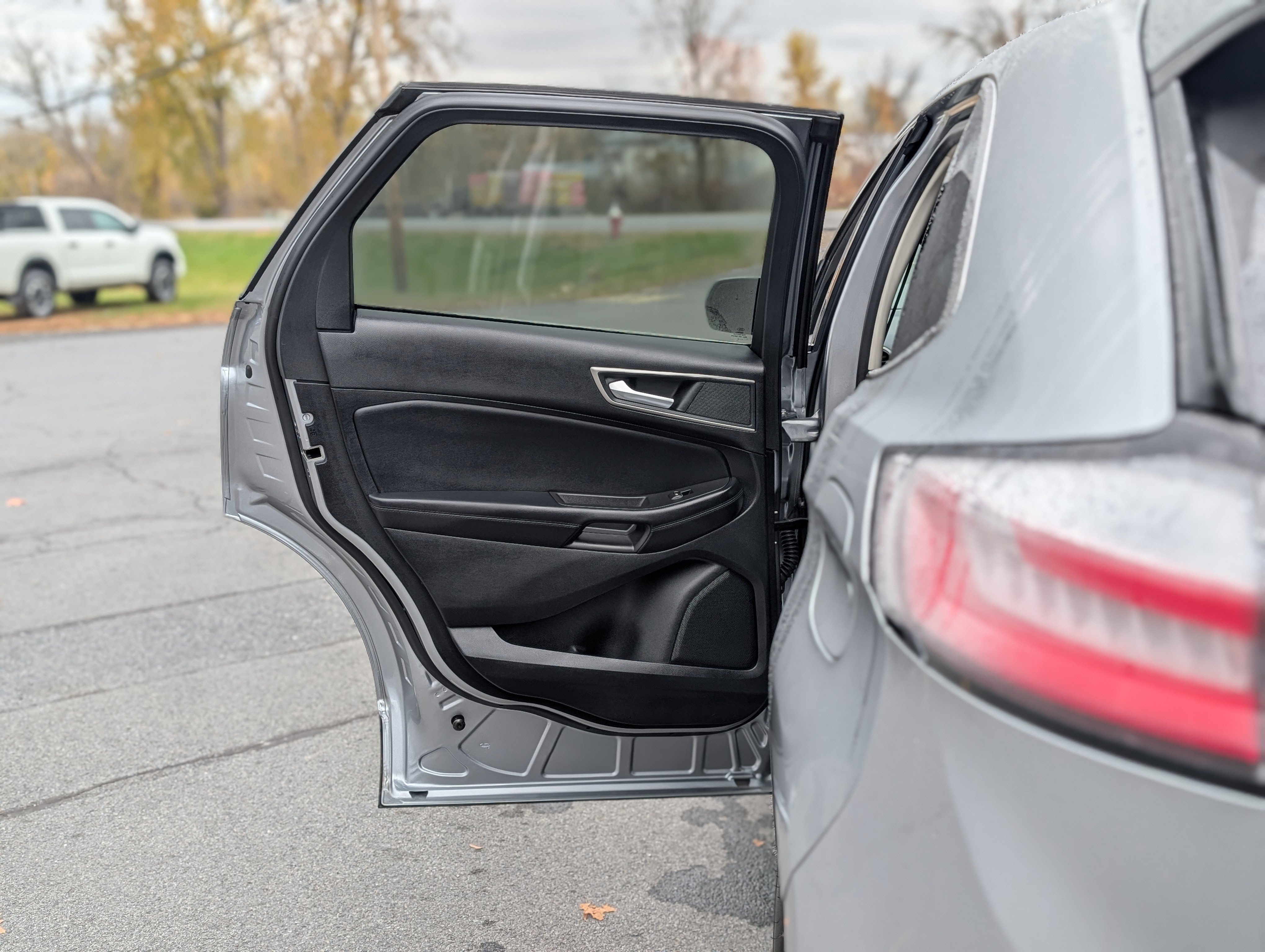 Used 2022 Ford Edge SEL w/ Convenience Package image 32