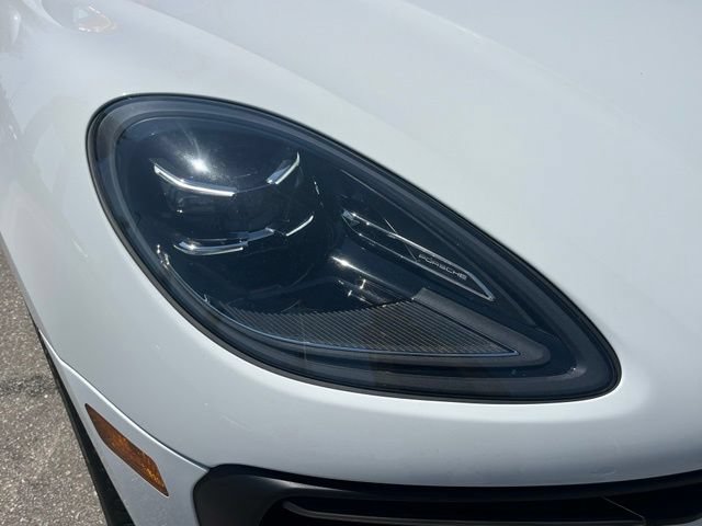 Used 2024 Porsche Macan AWD/4WD image 28