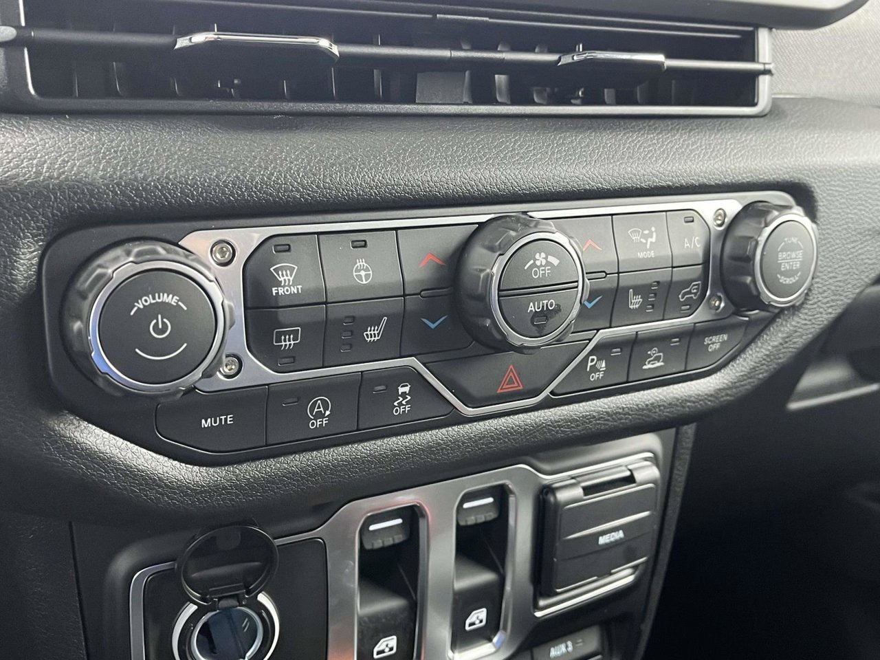 New 2026 Jeep Wrangler Sport AWD/4WD image 25