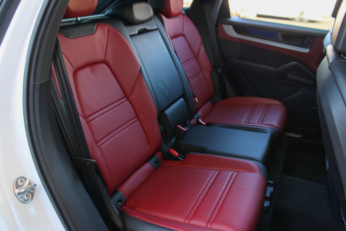 Used 2024 Porsche Cayenne S AWD/4WD image 23