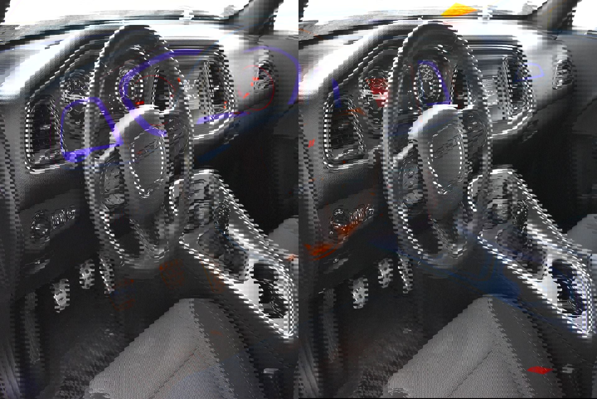 Used 2016 Dodge Challenger R/T image 17