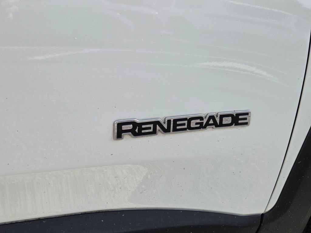 Certified 2022 Jeep Renegade Latitude w/ Convenience Group AWD/4WD image 10