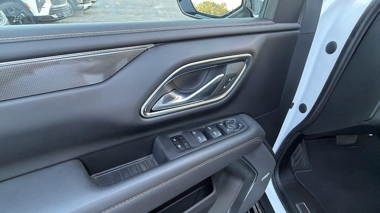Used 2023 GMC Yukon AT4 w/ AT4 Premium Plus Package AWD/4WD image 16