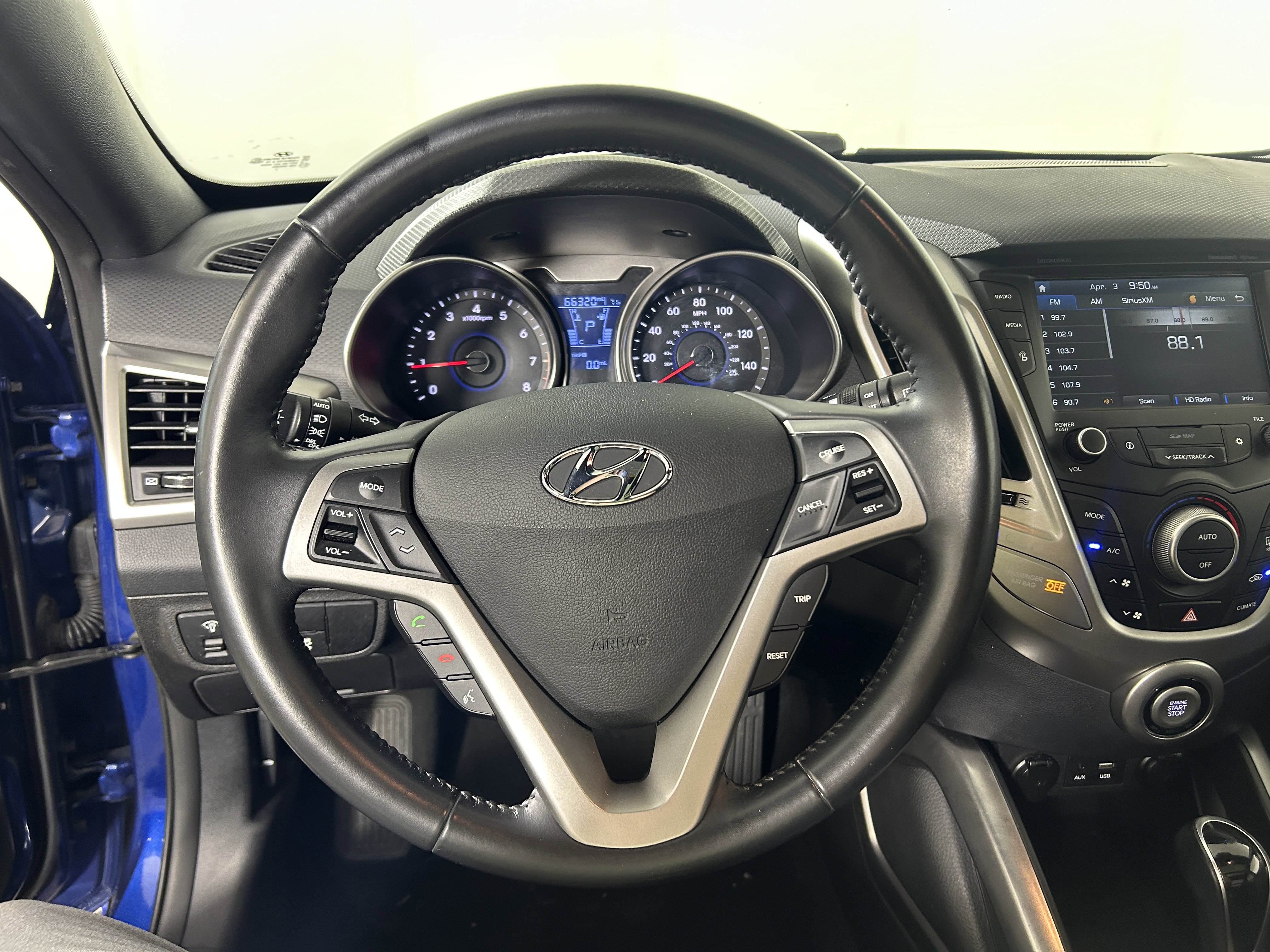 Used 2017 Hyundai Veloster Value Edition image 13