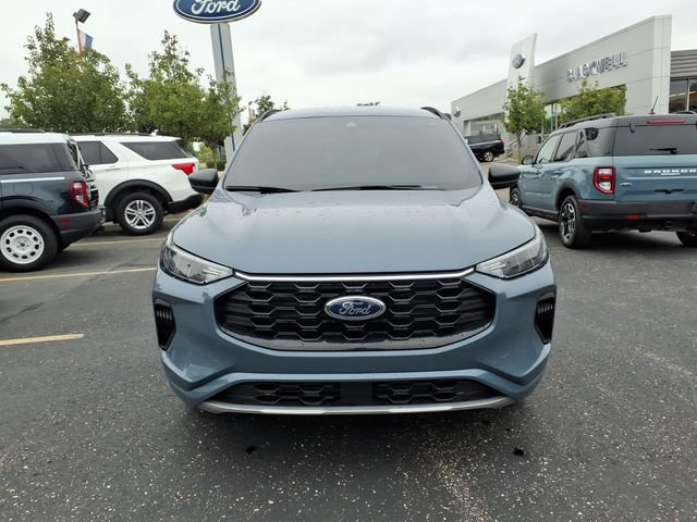 Used 2023 Ford Escape ST-Line w/ Tech Pack #1 AWD/4WD image 2