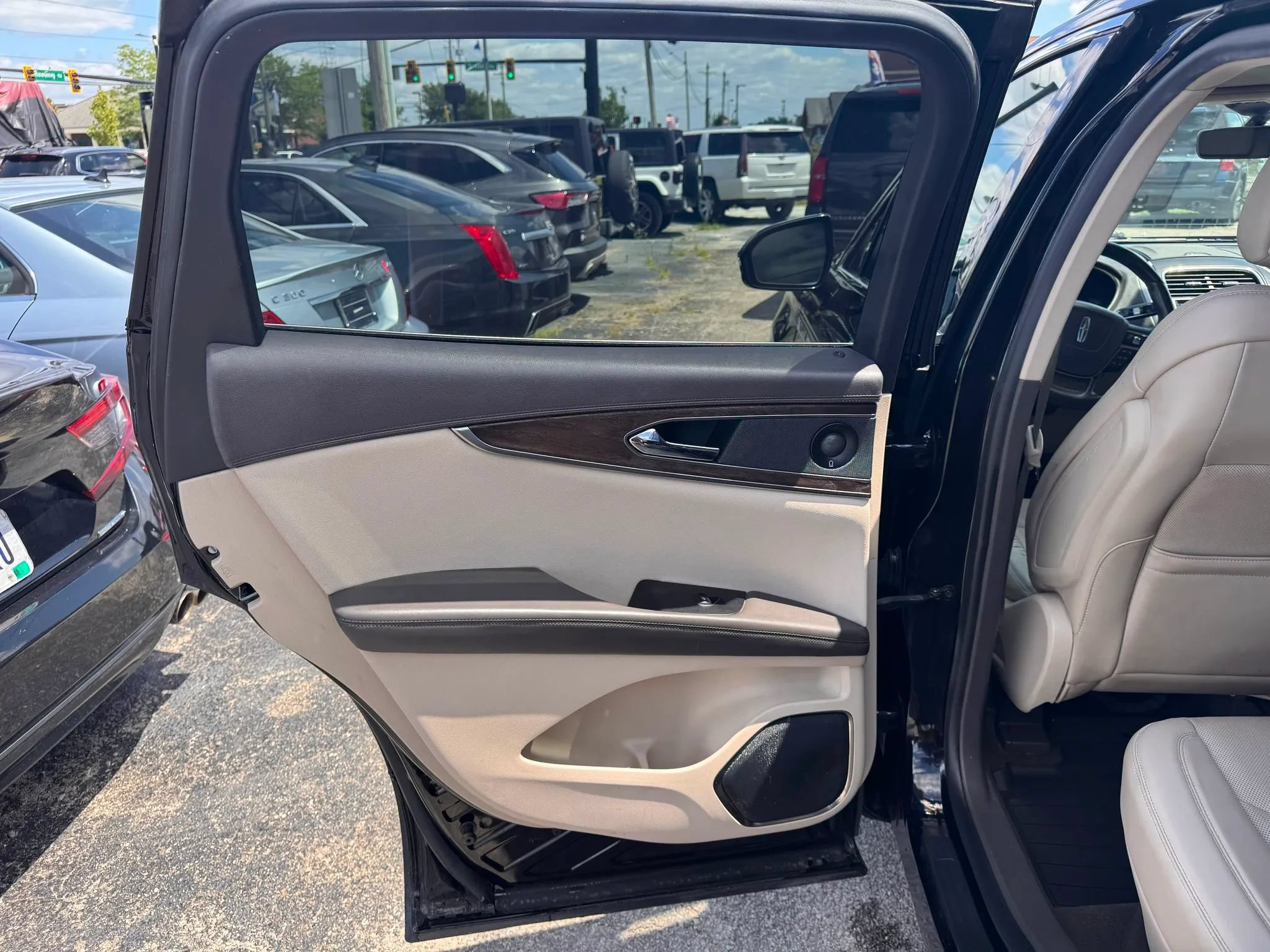Used 2019 Lincoln Nautilus Reserve AWD/4WD image 13