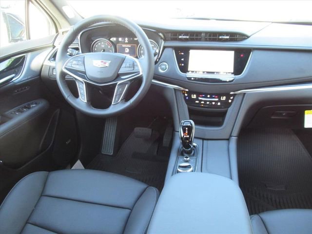 New 2026 Cadillac XT5 Premium Luxury w/ Driver Assist Package AWD/4WD image 13