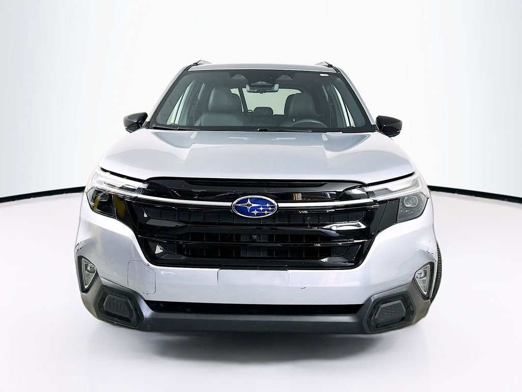 Used 2025 Subaru Forester Touring w/ Popular Package - Touring AWD/4WD image 5