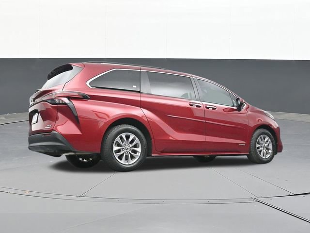Used 2021 Toyota Sienna XLE image 49