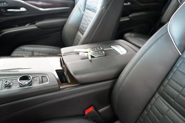 Used 2024 Cadillac Escalade Sport Platinum w/ LPO, ONYX Package image 36