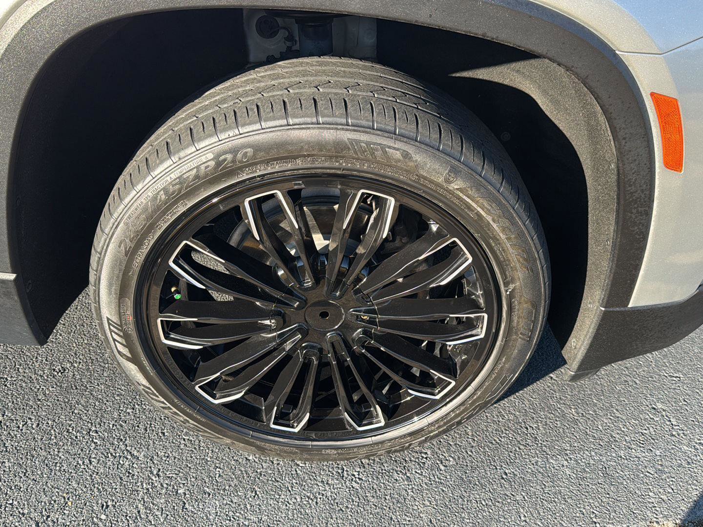 Used 2022 Chevrolet Traverse LS image 34