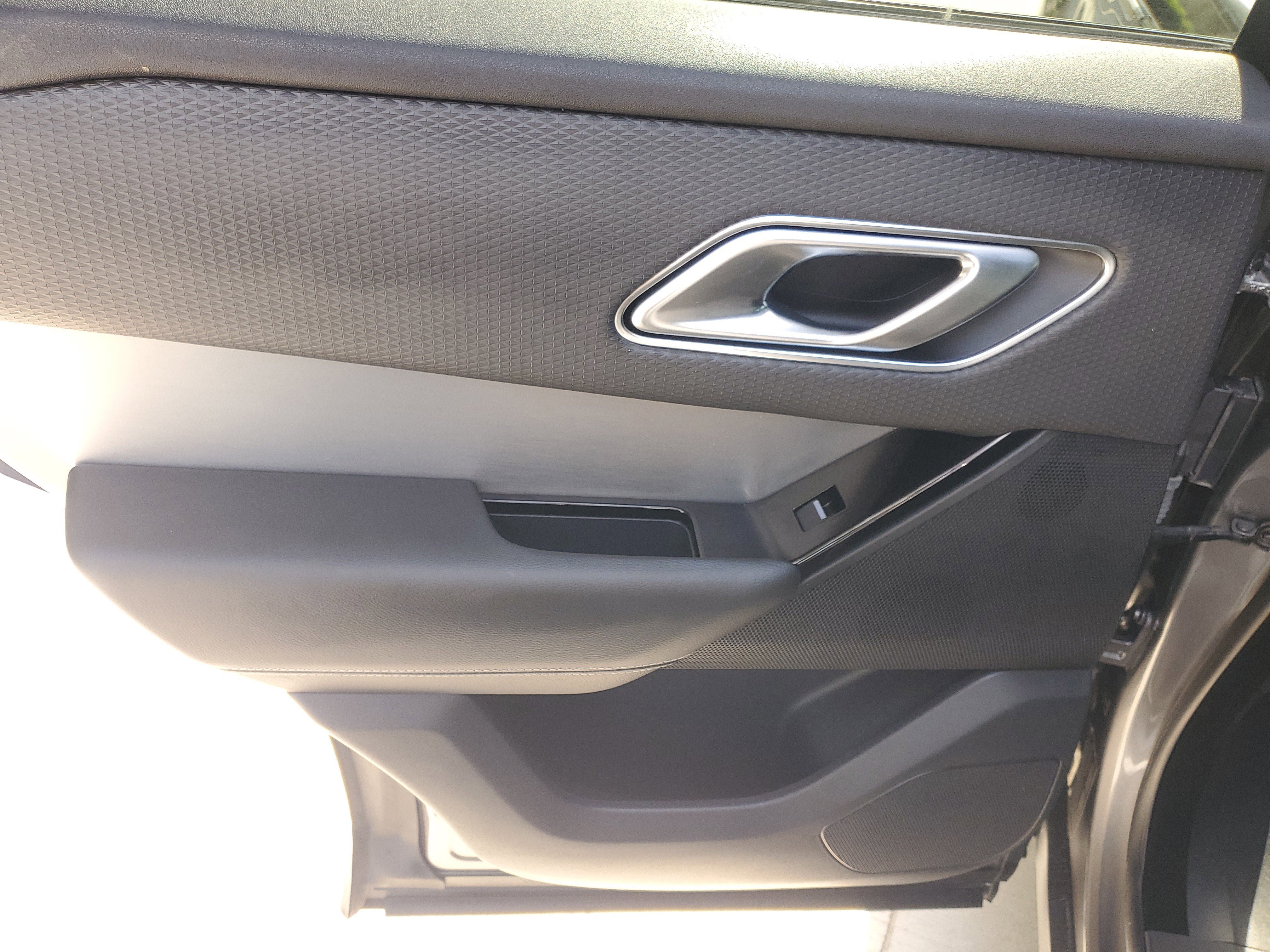 Used 2019 Land Rover Range Rover Velar S image 20