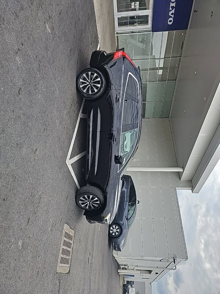 Used 2023 Volvo XC60 B5 Core w/ Climate Package image 6