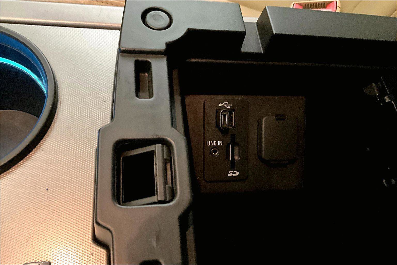 Used 2015 Ford Expedition EL XLT w/ Equipment Group 202A image 33