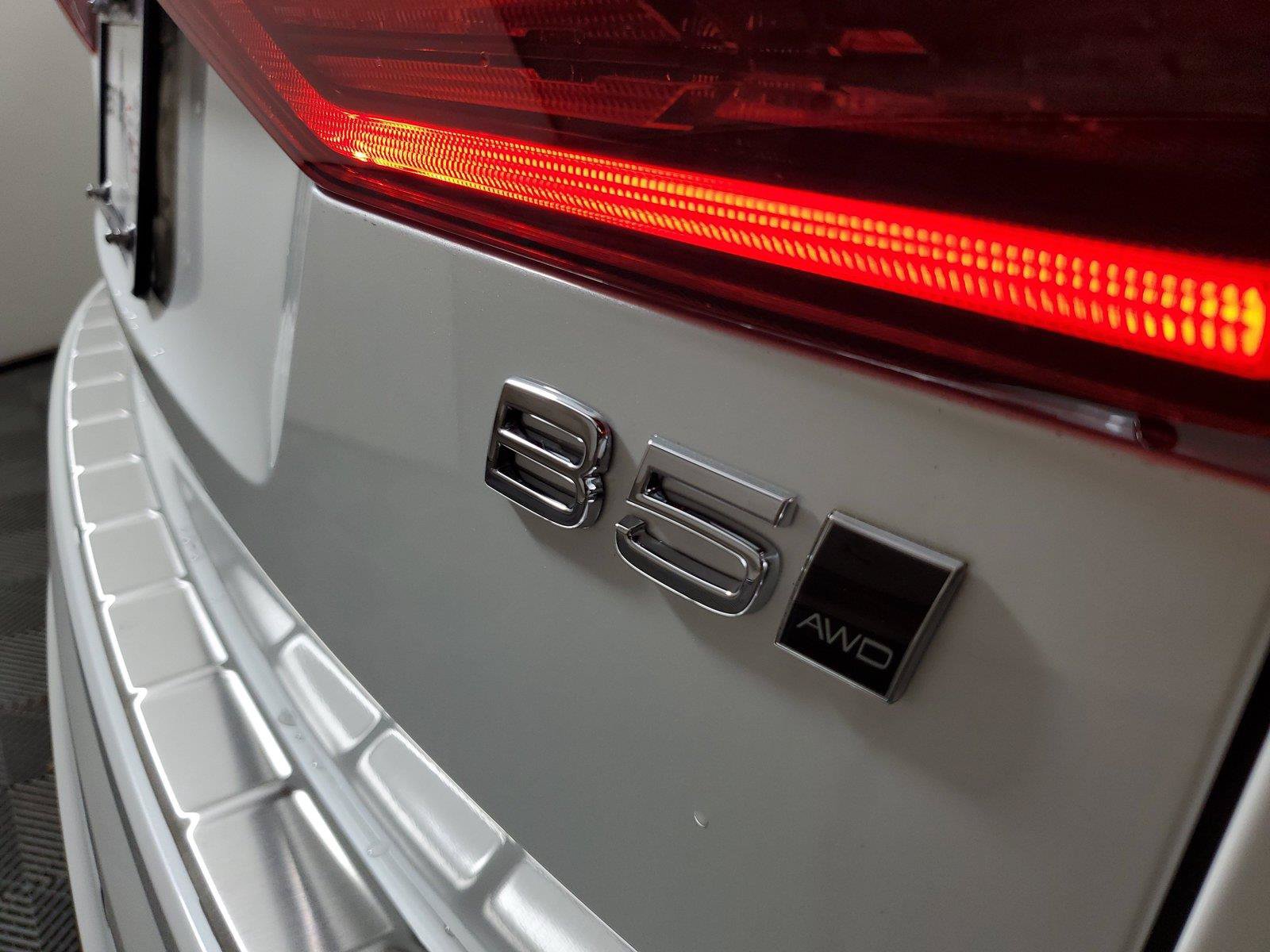New 2027 Volvo XC60 B5 Plus AWD/4WD image 7