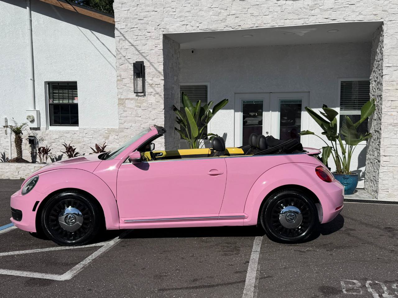Used 2014 Volkswagen Beetle 1.8T FWD image 2