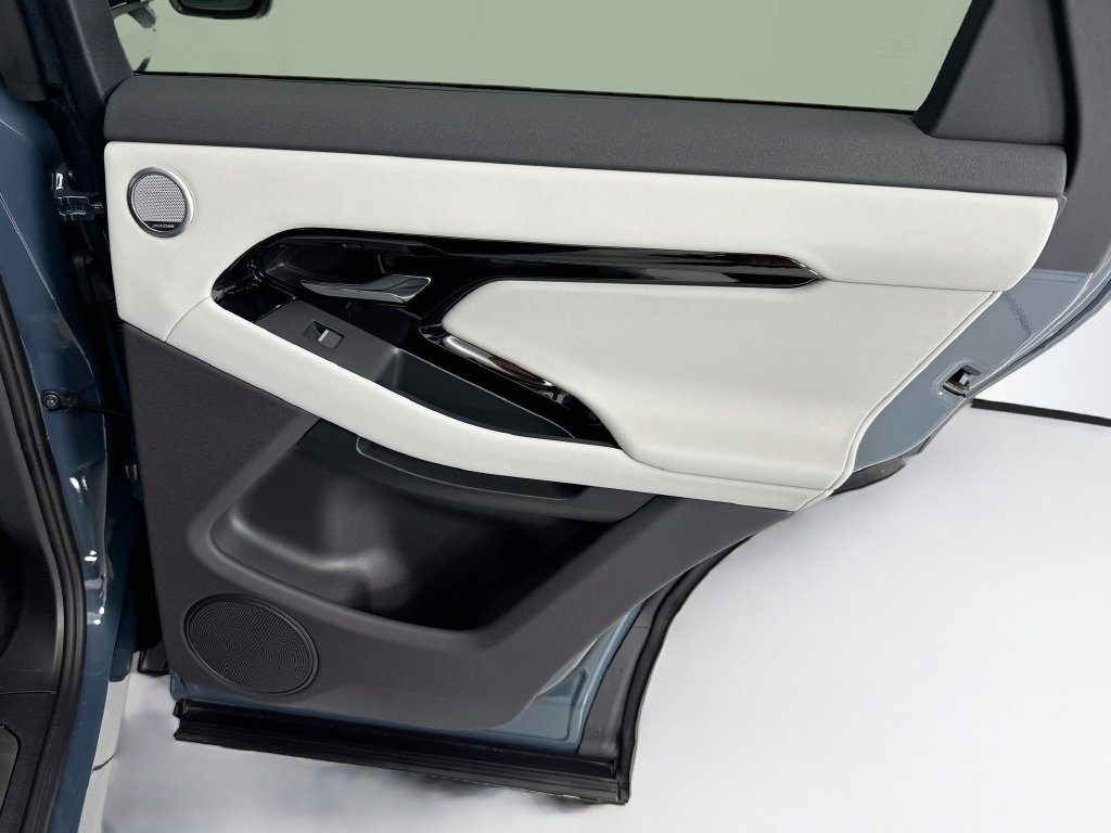 New 2026 Land Rover Range Rover Evoque Hoxton AWD/4WD image 27