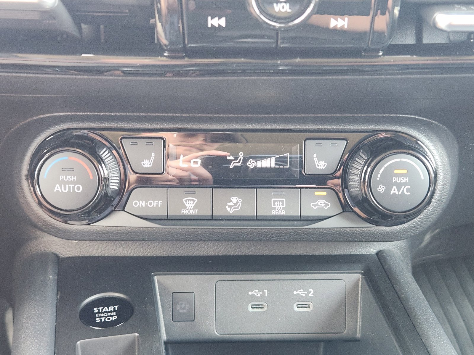 New 2026 Nissan Kicks SV w/ SV Premium Package AWD/4WD image 18