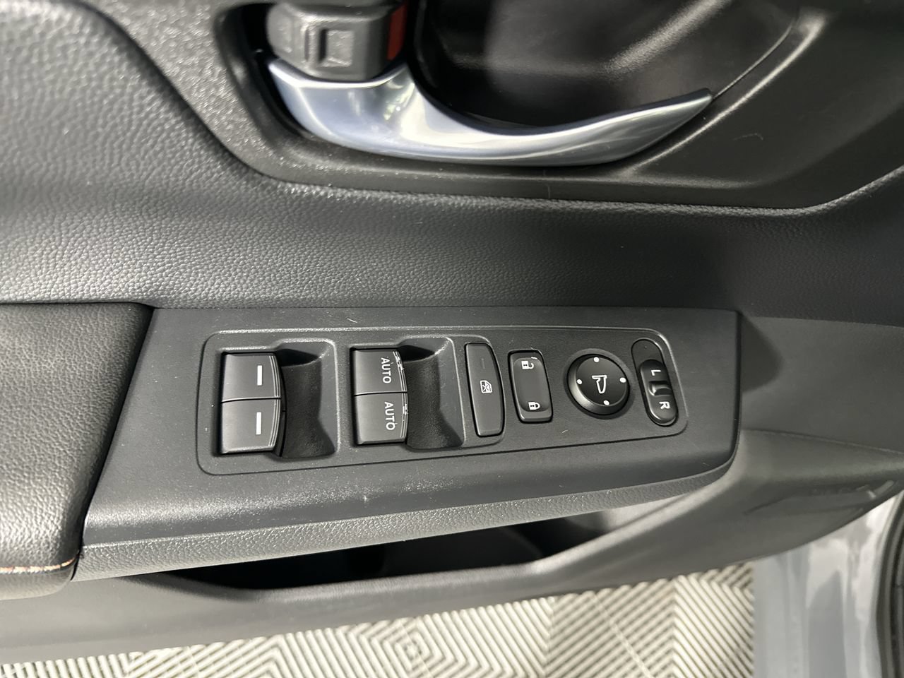 Used 2023 Honda CR-V Sport image 3