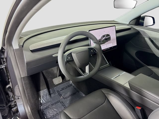 Used 2026 Tesla Model Y 2WD image 9