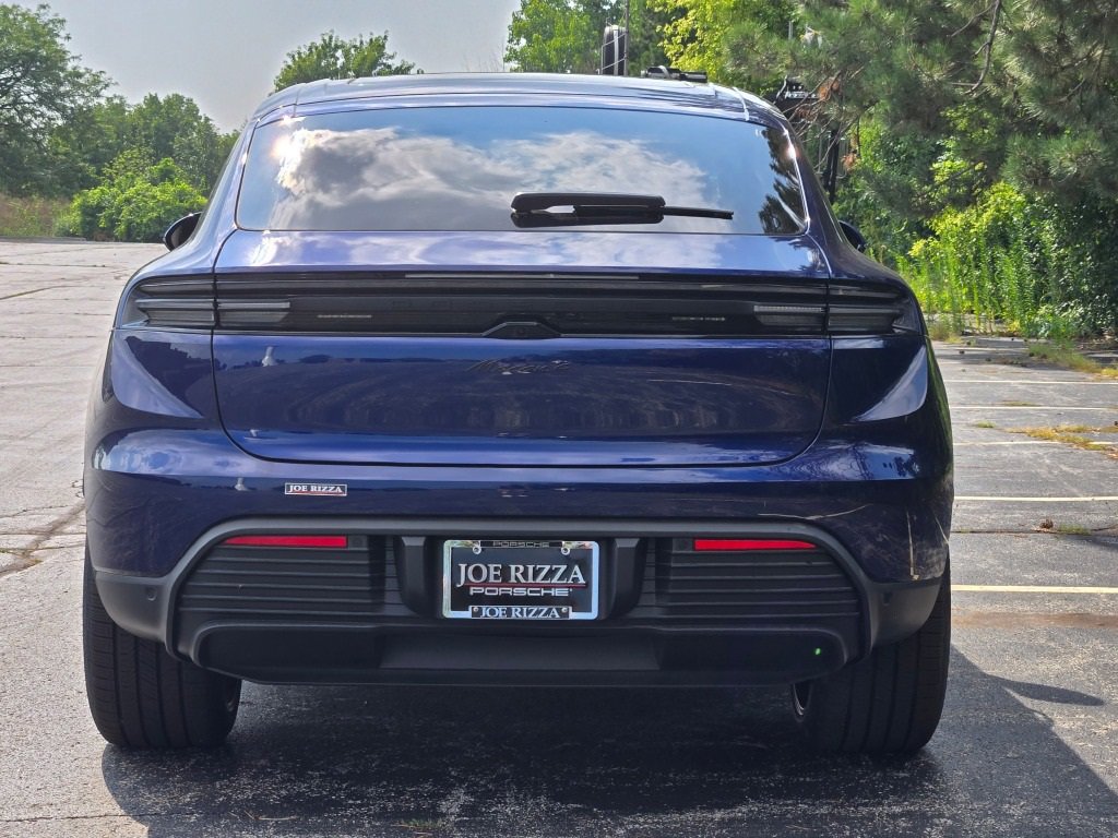 New 2025 Porsche Macan 4 Electric image 6